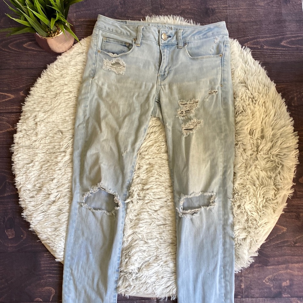 American Eagle Distressed skinny Jeans